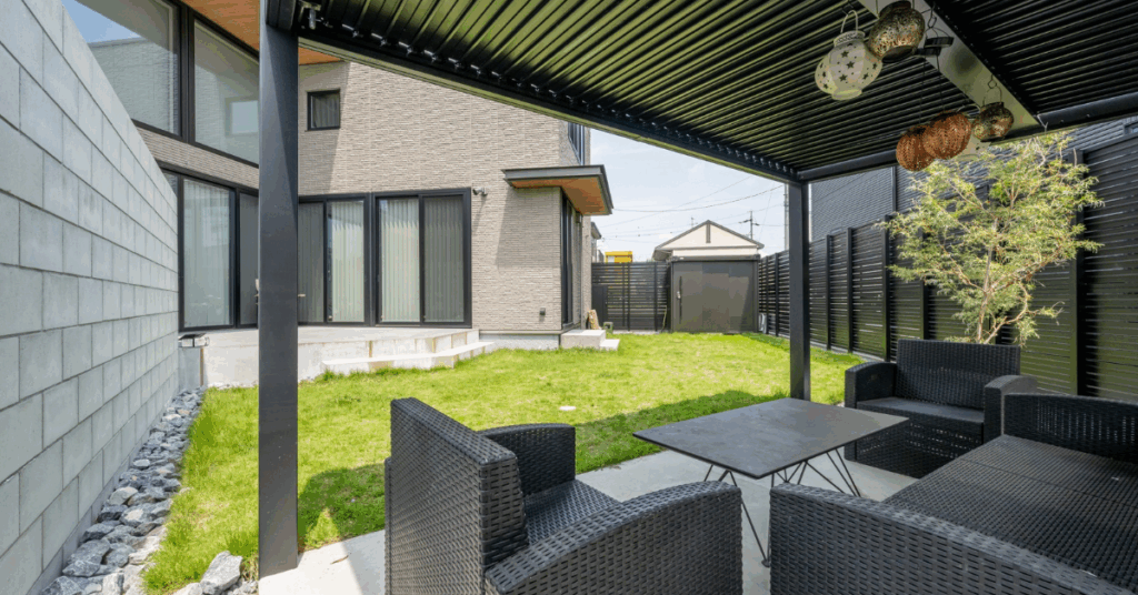 お庭でカフェ気分外構