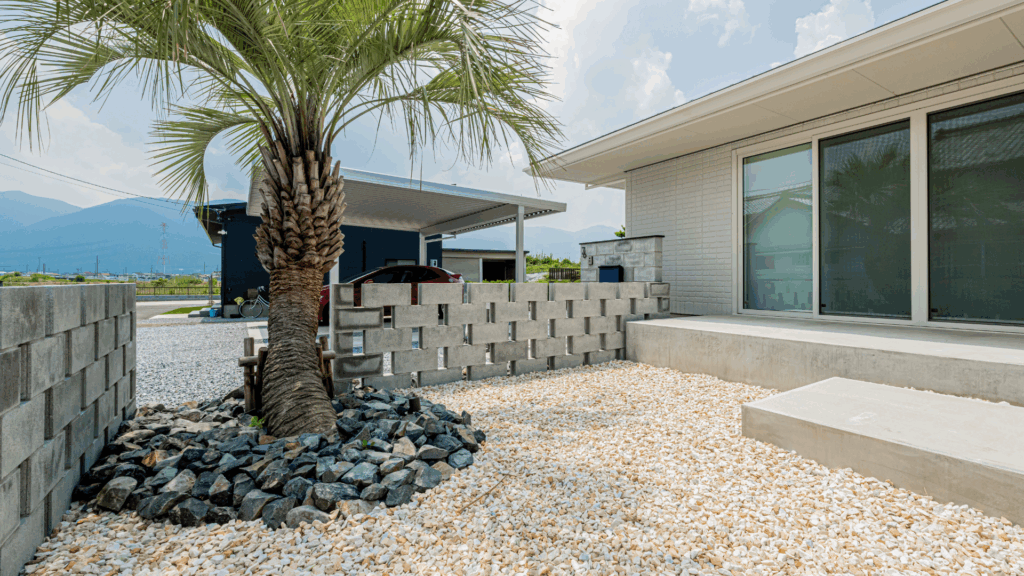 ヤシの木を使った外構