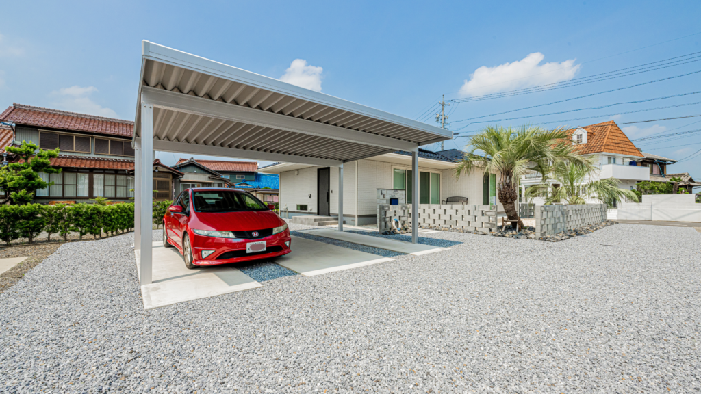 岐阜の外構・エクステリア専門店ラウレア　おしゃれ　かっこいい　素敵　庭　ココスヤシ　ヤシの木　カーポート　駐車場