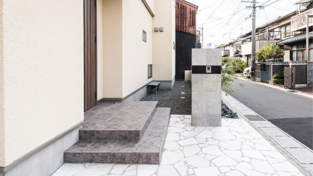 岐阜の外構・エクステリア専門店ラウレア おしゃれ かっこいい 素敵 庭 門柱 モダン