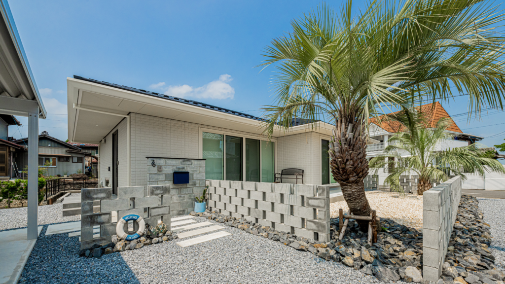 岐阜の外構・エクステリア専門店ラウレア　おしゃれ　かっこいい　素敵　庭　ココスヤシ　ヤシの木　リゾートスタイル　ホテルライク　高級　豪華　ラグジュアリー