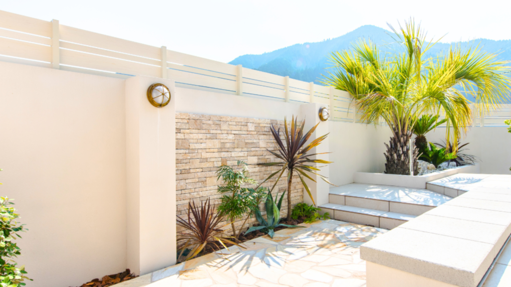 岐阜の外構・エクステリア専門店ラウレア おしゃれ かっこいい 素敵 庭 ココスヤシ ヤシの木 リゾートスタイル ホテルライク 高級 豪華 ラグジュアリー